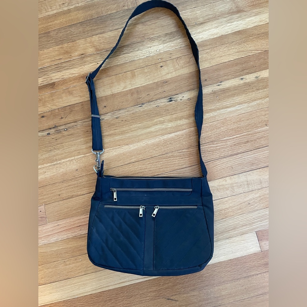 TRAVELON Classic RFID Quilted Black Crossbody Bag